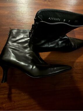 Stuart Weitzman Black Leather Ankle Boots